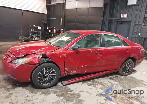 2008 Toyota Camry Le z USA, uszkodzony, nr VIN 4T1BE46KX8U247763